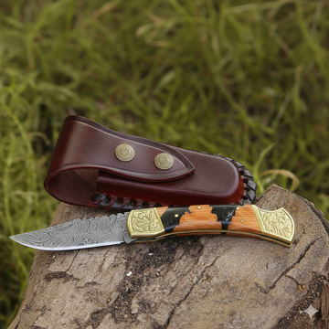 Custom’s Handmade Folding Knife – Damascus Steel Blade 🔥